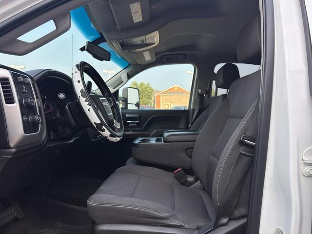 Photo of 2017 Summit White GMC Sierra 2500