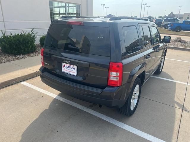 Photo of 2014 Maximum Steel Metallic Jeep Patriot