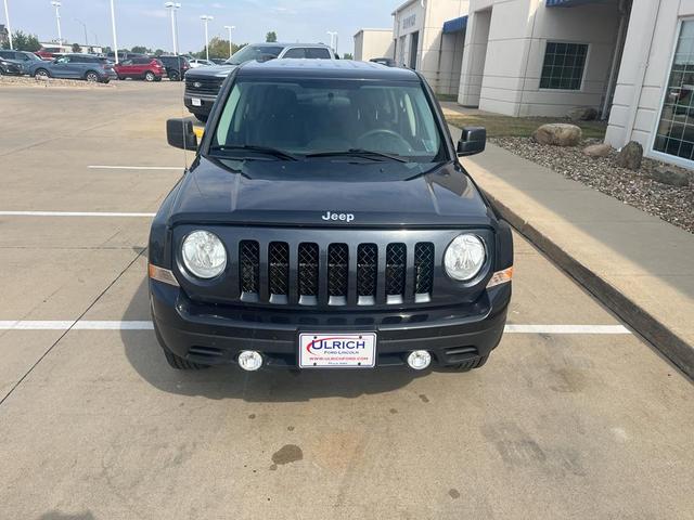 Photo of 2014 Maximum Steel Metallic Jeep Patriot