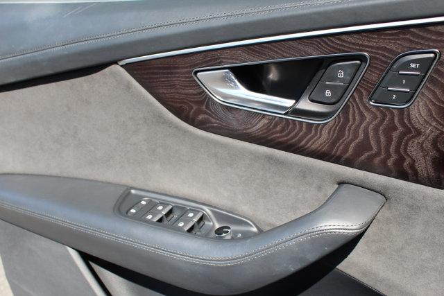 Photo of 2021 Night Black Audi Q8