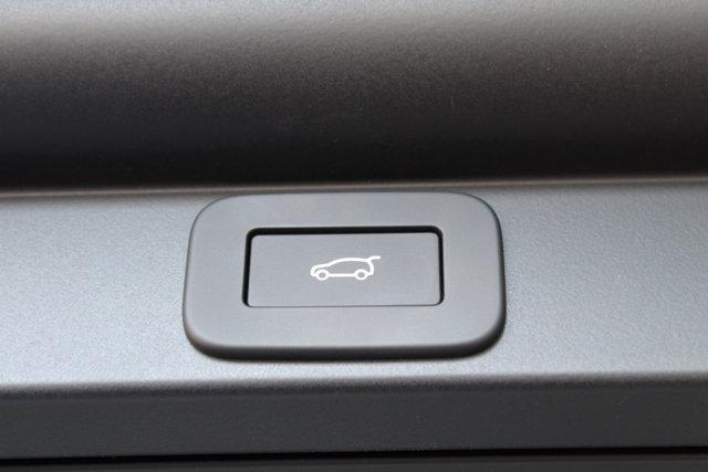 Photo of 2025 Batumi Gold Premium Metallic Land Rover Range Rover