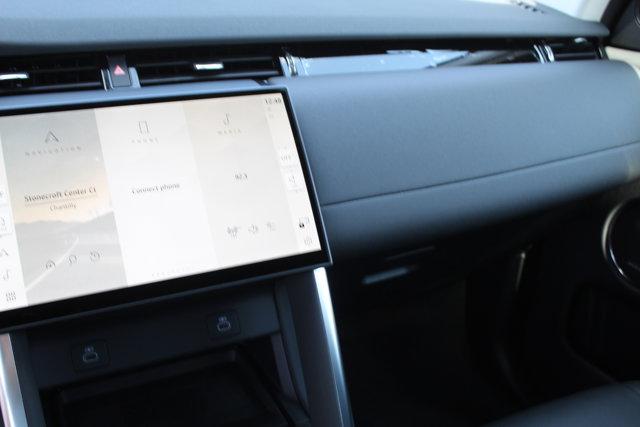 Photo of 2025 Hakuba Silver Metallic Land Rover Discovery Sport