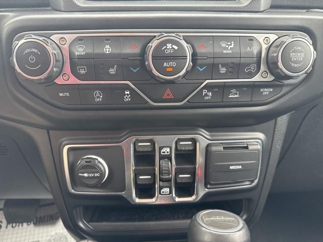 Photo of 2021 Bright White Clearcoat Jeep Gladiator
