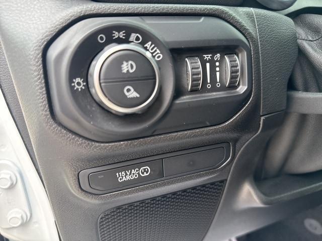 Photo of 2021 Bright White Clearcoat Jeep Gladiator