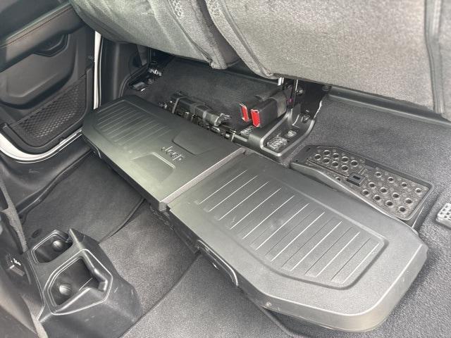 Photo of 2021 Bright White Clearcoat Jeep Gladiator