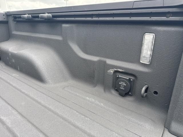 Photo of 2021 Bright White Clearcoat Jeep Gladiator