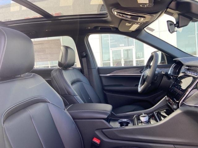 Photo of 2025 Velvet Red Pearlcoat Jeep Grand Cherokee L