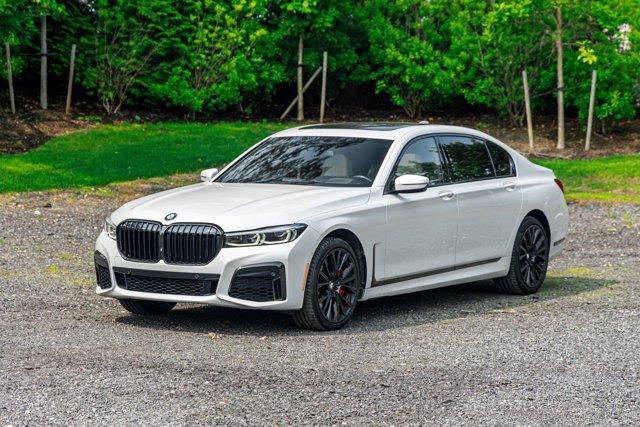 2022 BMW 750