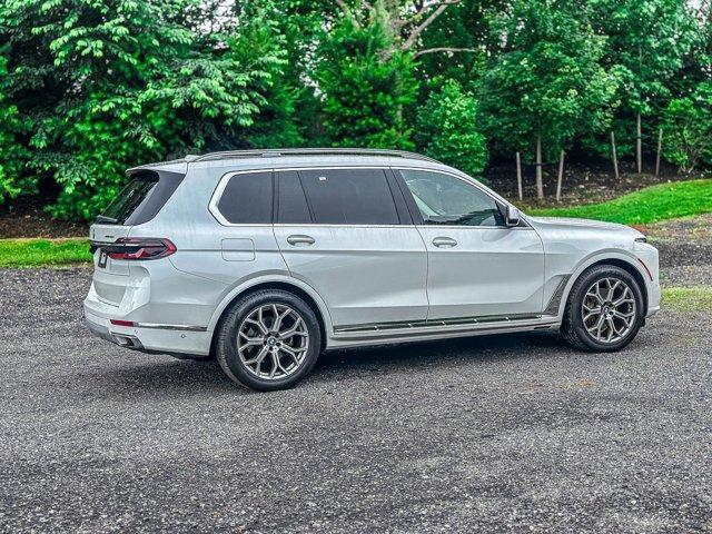 Photo of 2024 Alpine White BMW X7