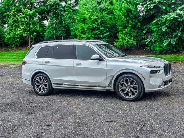 Photo of 2024 Alpine White BMW X7