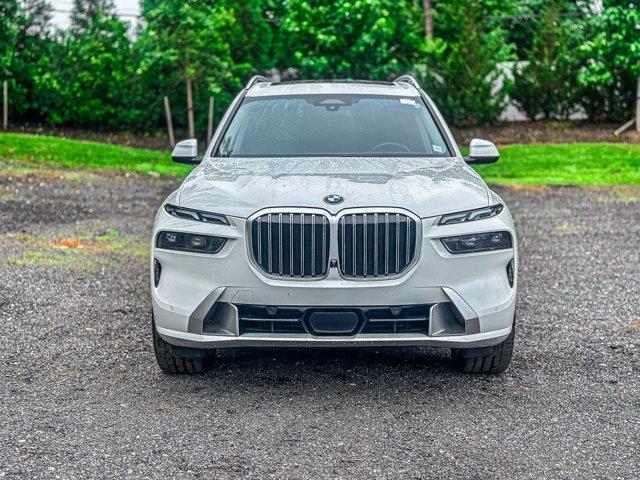 Photo of 2024 Alpine White BMW X7