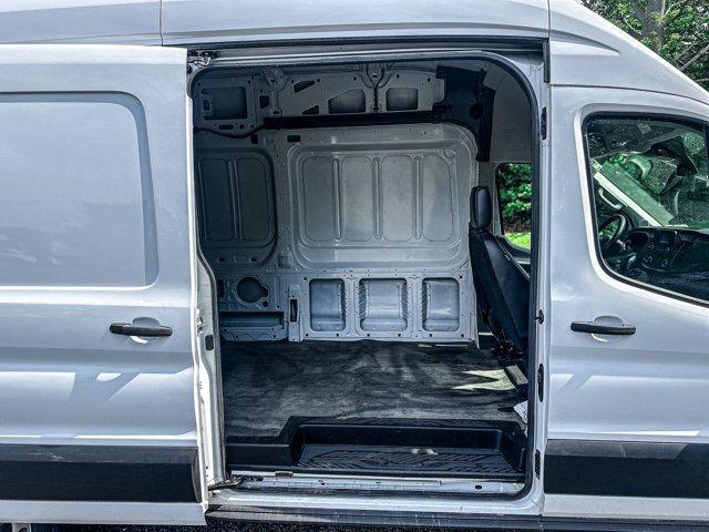 Photo of 2023 White Ford Transit-350