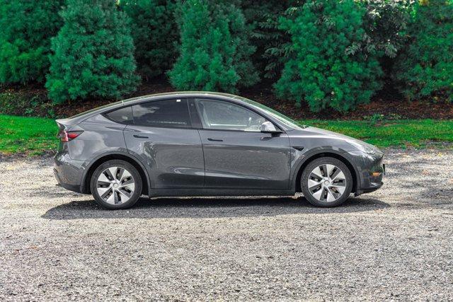 Photo of 2023 Midnight Silver Metallic Tesla Model Y