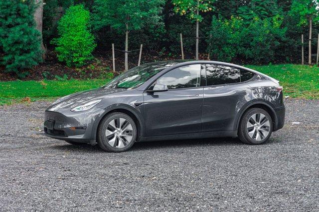 Photo of 2023 Midnight Silver Metallic Tesla Model Y