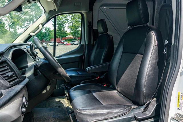 Photo of 2022 Oxford White Ford Transit-250