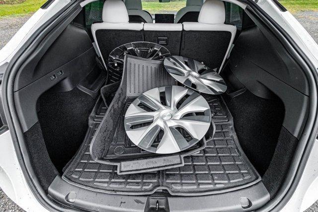 Photo of 2022 White Tesla Model Y