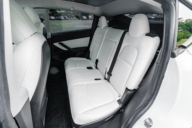 Photo of 2022 White Tesla Model Y