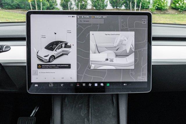 Photo of 2022 White Tesla Model Y