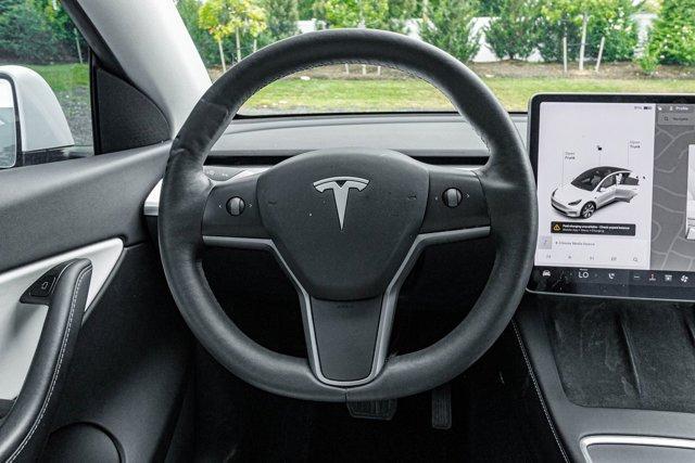 Photo of 2022 White Tesla Model Y