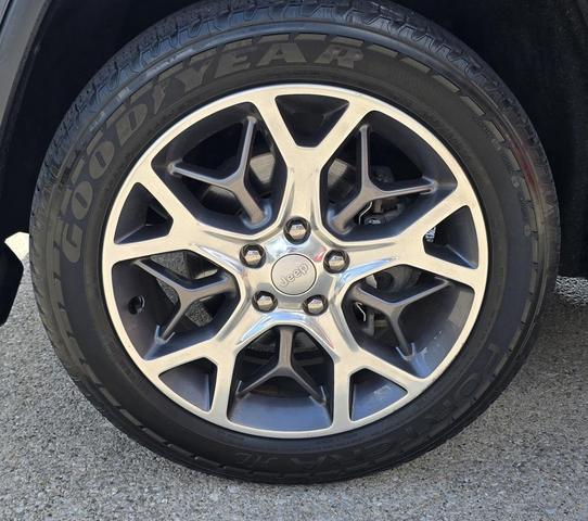 Photo of 2020 Slate Blue Pearlcoat Jeep Grand Cherokee