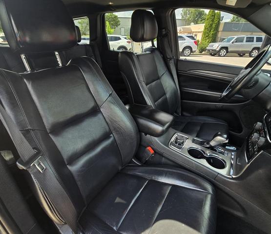 Photo of 2020 Slate Blue Pearlcoat Jeep Grand Cherokee