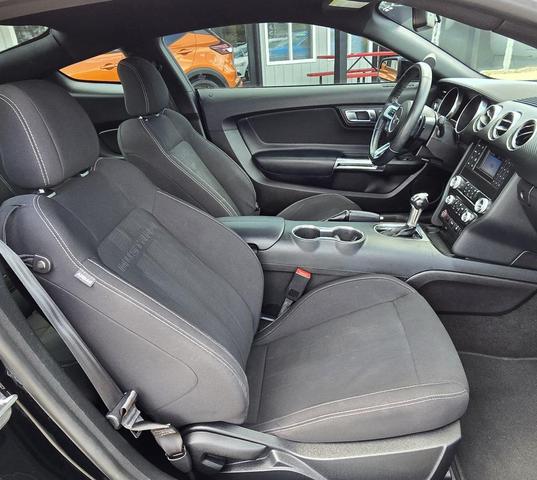 Photo of 2019 Shadow Black Ford Mustang