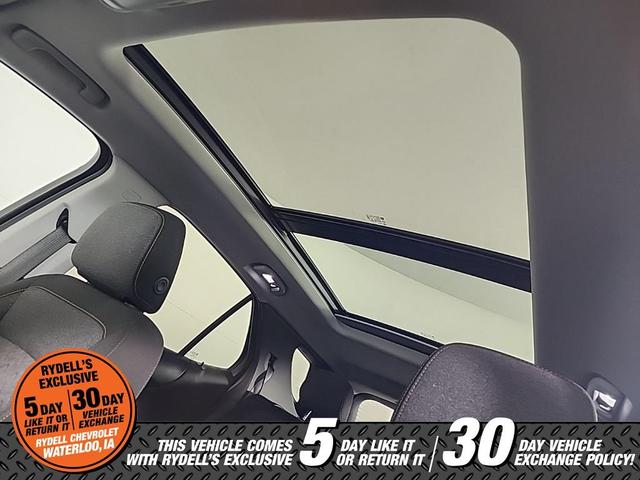 Photo of 2022 Mosaic Black Metallic Chevrolet Equinox
