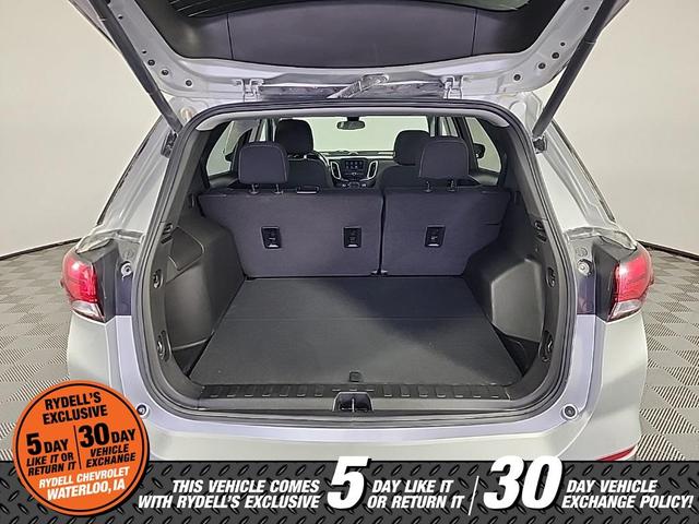 Photo of 2022 Silver Ice Metallic Chevrolet Equinox
