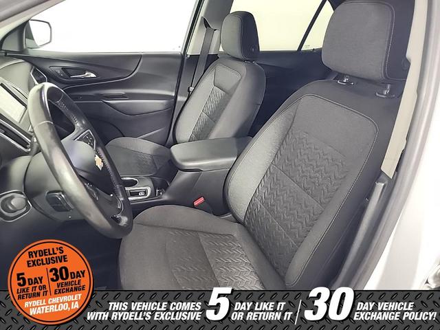 Photo of 2022 Silver Ice Metallic Chevrolet Equinox