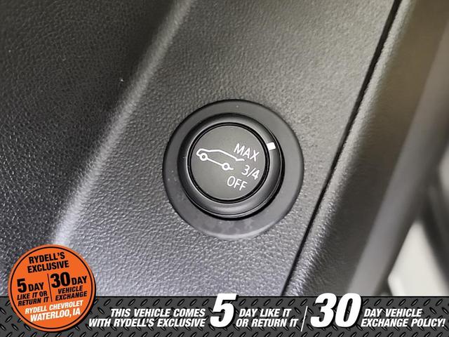 Photo of 2022 Silver Ice Metallic Chevrolet Equinox