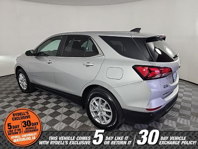 Photo of 2022 Silver Ice Metallic Chevrolet Equinox