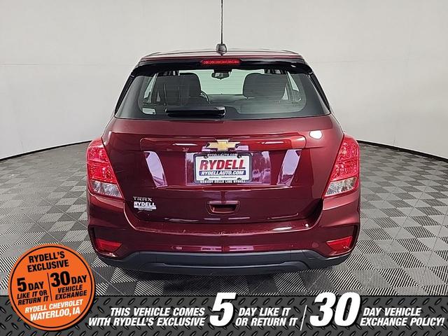 Photo of 2017 Crimson Metallic Chevrolet Trax