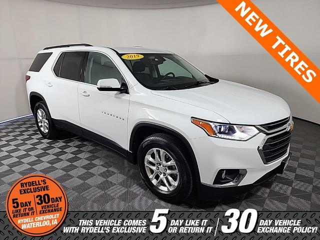 Photo of 2019 Summit White Chevrolet Traverse