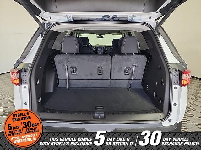 Photo of 2019 Summit White Chevrolet Traverse