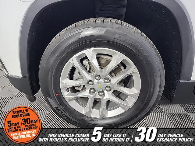 Photo of 2019 Summit White Chevrolet Traverse