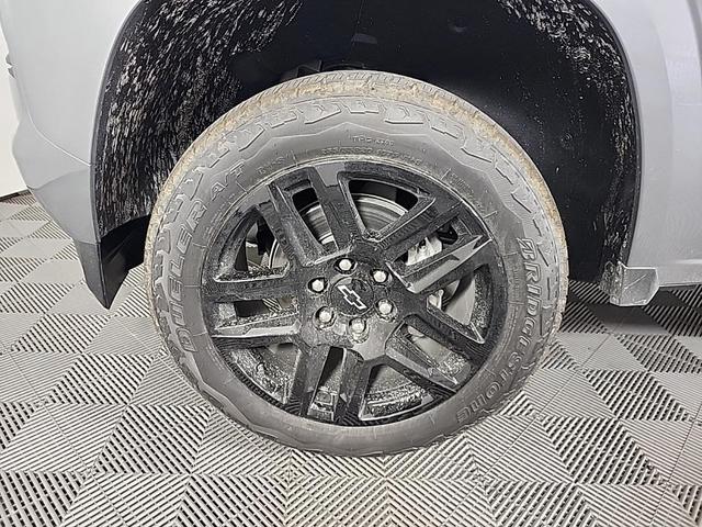 Photo of 2025 Sterling Gray Metallic Chevrolet Colorado