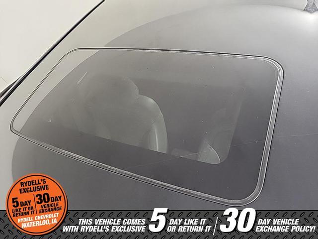 Photo of 2015 Black Granite Metallic Chevrolet Malibu