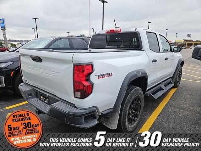 Photo of 2025 Summit White Chevrolet Colorado
