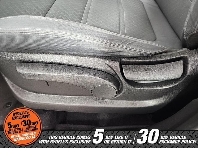 Photo of 2017 Titanium Silver Kia Sorento