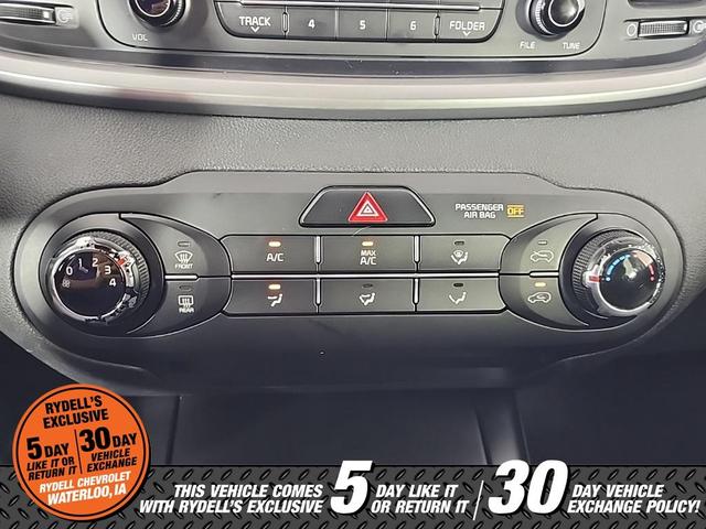 Photo of 2017 Titanium Silver Kia Sorento