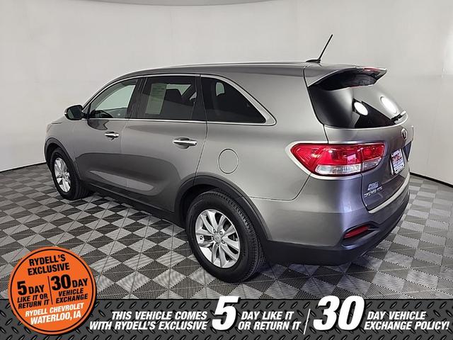 Photo of 2017 Titanium Silver Kia Sorento