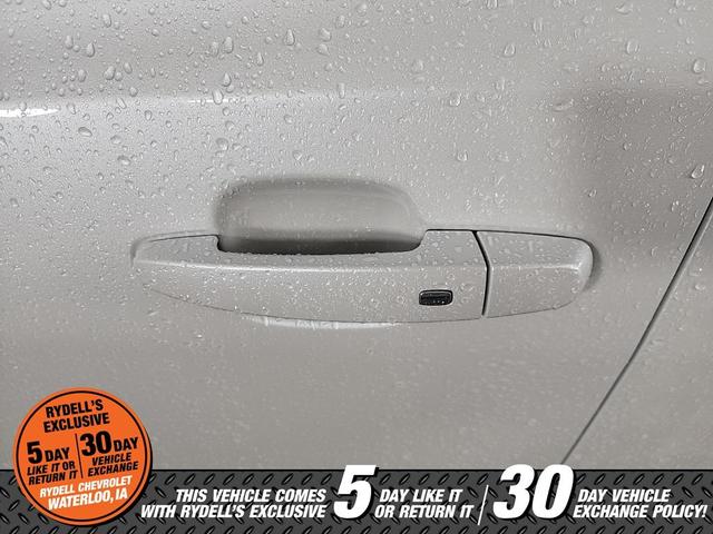 Photo of 2020 White Frost Tri-Coat GMC Acadia