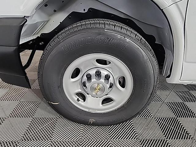 Photo of 2025 Summit White Chevrolet Express 3500