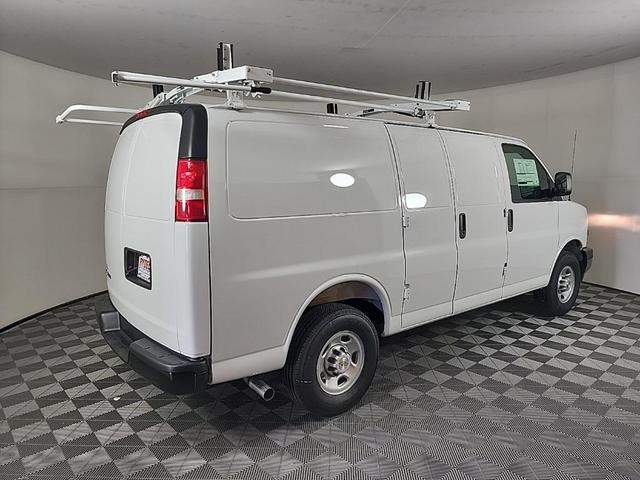 Photo of 2025 Summit White Chevrolet Express 3500