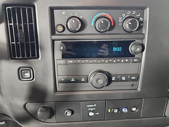 Photo of 2025 Summit White Chevrolet Express 3500