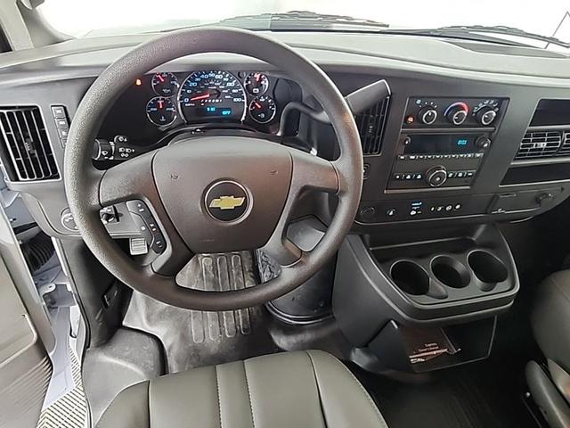 Photo of 2025 Summit White Chevrolet Express 3500