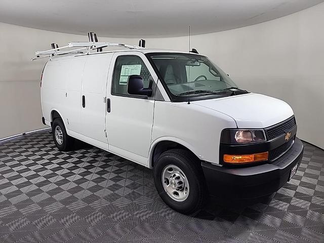 Photo of 2025 Summit White Chevrolet Express 3500