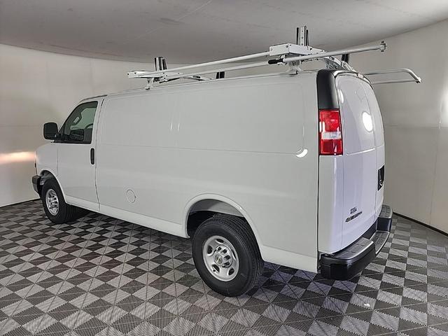 Photo of 2025 Summit White Chevrolet Express 3500