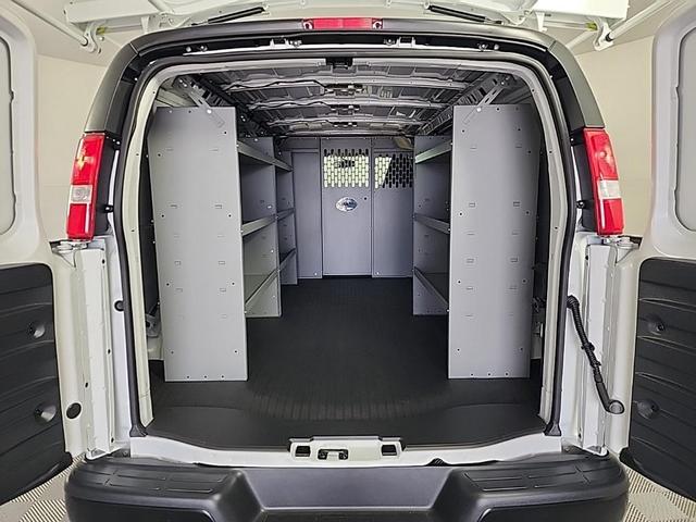 Photo of 2025 Summit White Chevrolet Express 3500