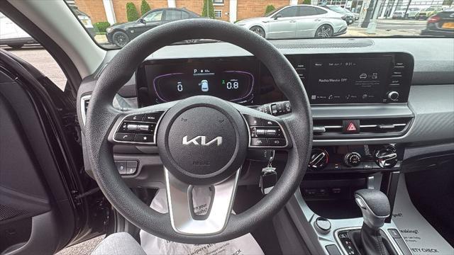 Photo of 2024 Fusion Black Kia Seltos